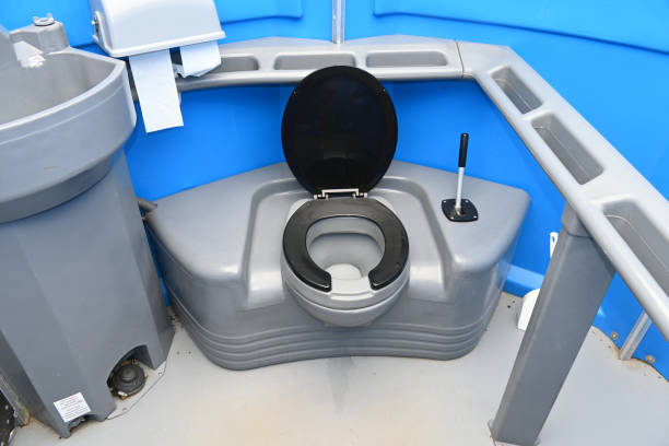 Best Portable bathroom rental  in Justice, IL